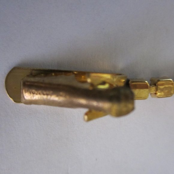 Georgeous  Vintage  Sweater Clip - Picture 5 of 7